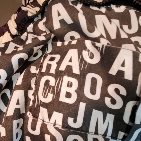 Marc by Marc Jacobs Black & Tan Shoulder Bag - Picture 8 of 8